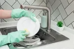 ظرفشوی آقا در کیش هستم