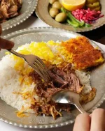 گارسون خانم در تهران هستم