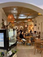 به یک باریستا برای کافه نیازمندیم