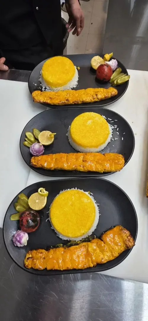 آشپز ایرانی آقا هستم