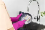 ظرفشور آقا در کیش هستم