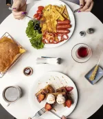 گارسون آقا در تهران هستم