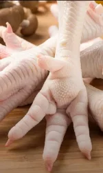 پای مرغ سفید 