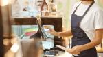 صندوقدار خانم در کیش هستم