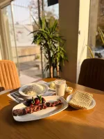 گارسون آقا در تهران هستم
